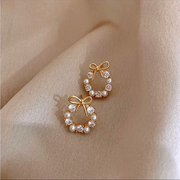 Pearly Diamond Wreath Floral Mini Delicate 925 Sterling Silver Gold Stud Earring - Picture 2 of 5
